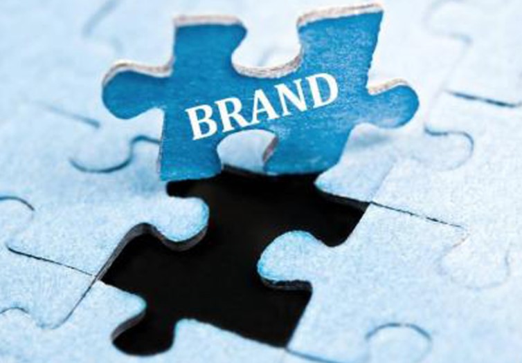 图形商标一定要注册版权